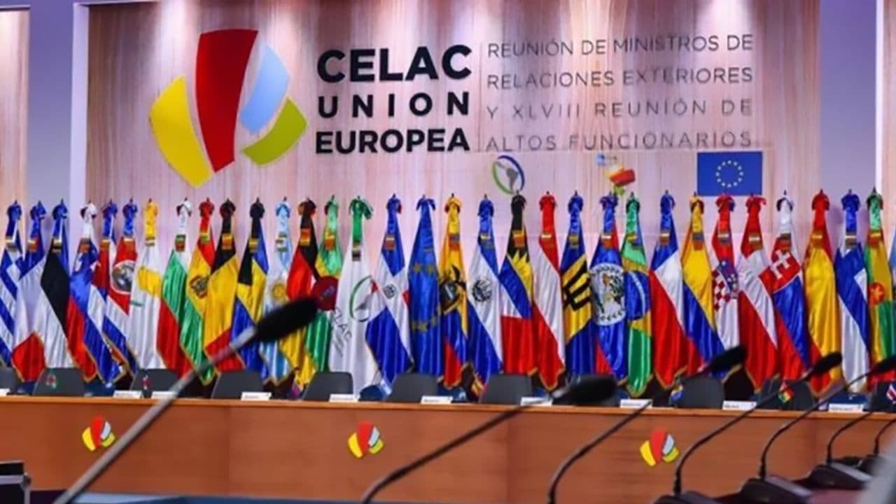 Cumbre Celac-UE banderas Cumbre Celac-UE banderas