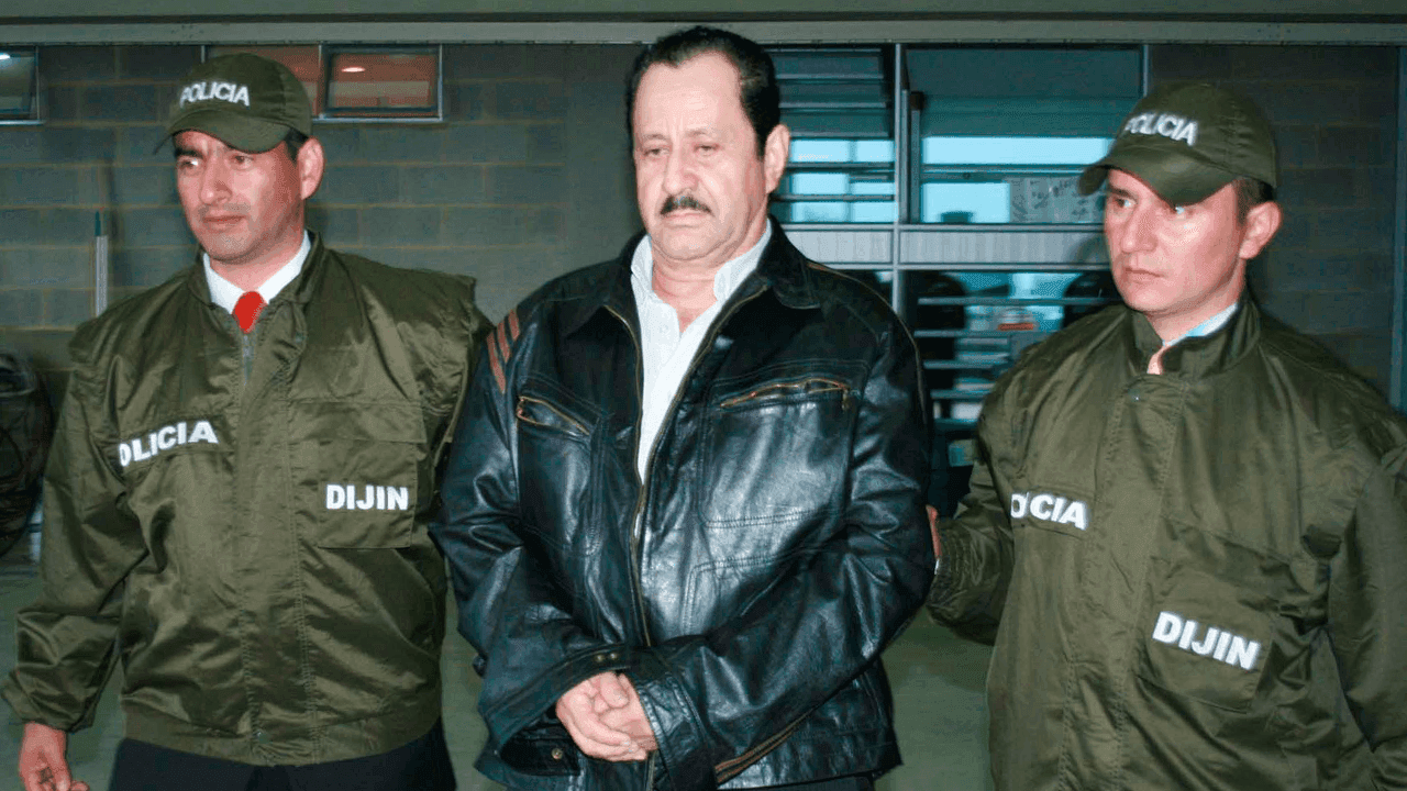Condenan a Hernán Giraldo, exjefe paramilitar, por abusar de tres menores mientras estaba preso Condenan a Hernán Giraldo, exjefe paramilitar, por abusar de tres menores mientras estaba preso