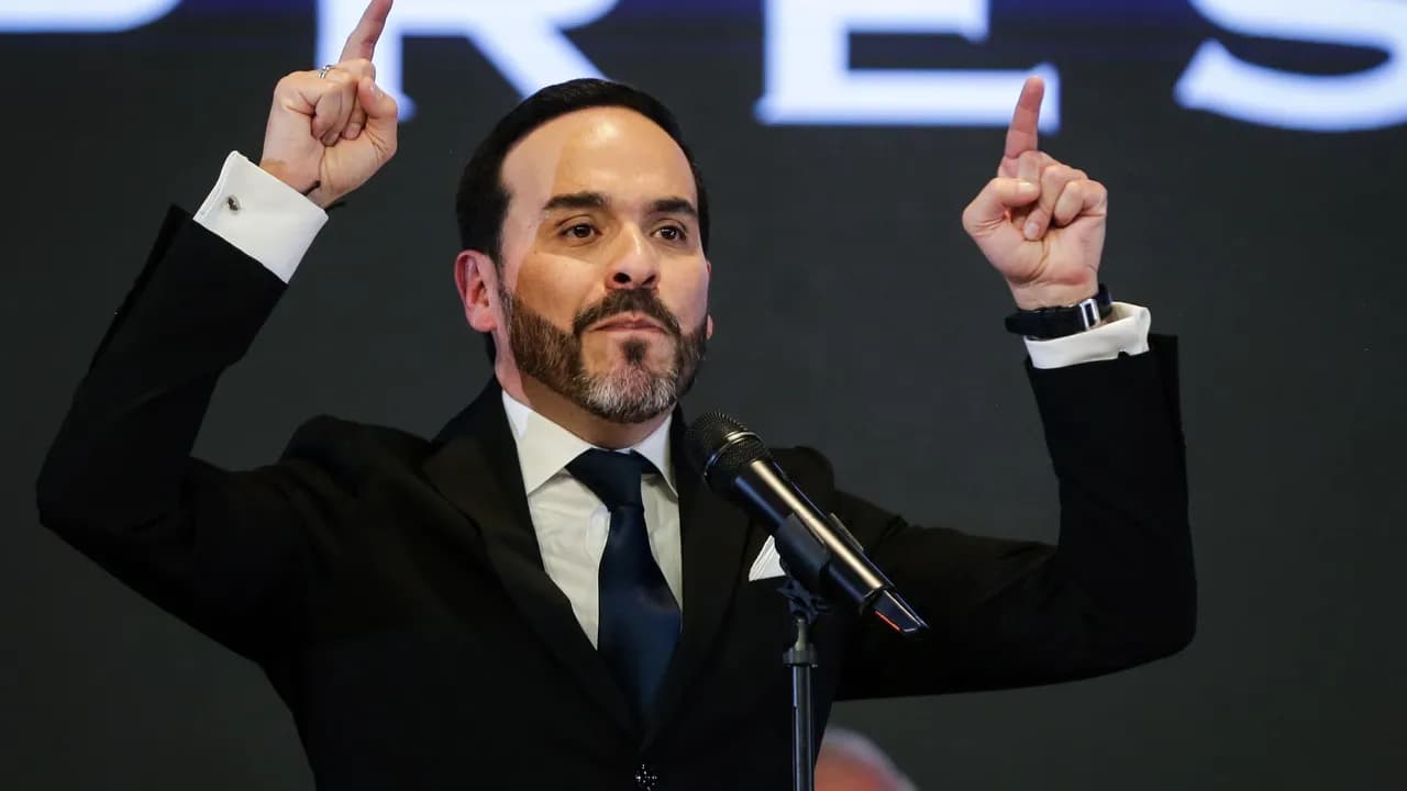 Abelardo de la Espriella anuncia la creación del Bloque de Defensa para la Seguridad Urbana por medio de decreto Abelardo de la Espriella anuncia la creación del Bloque de Defensa para la Seguridad Urbana por medio de decreto