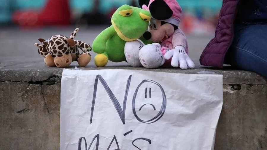 A la cárcel mujer señalada de torturar y asesinar a su hijo de cinco años en Medellín A la cárcel mujer señalada de torturar y asesinar a su hijo de cinco años en Medellín