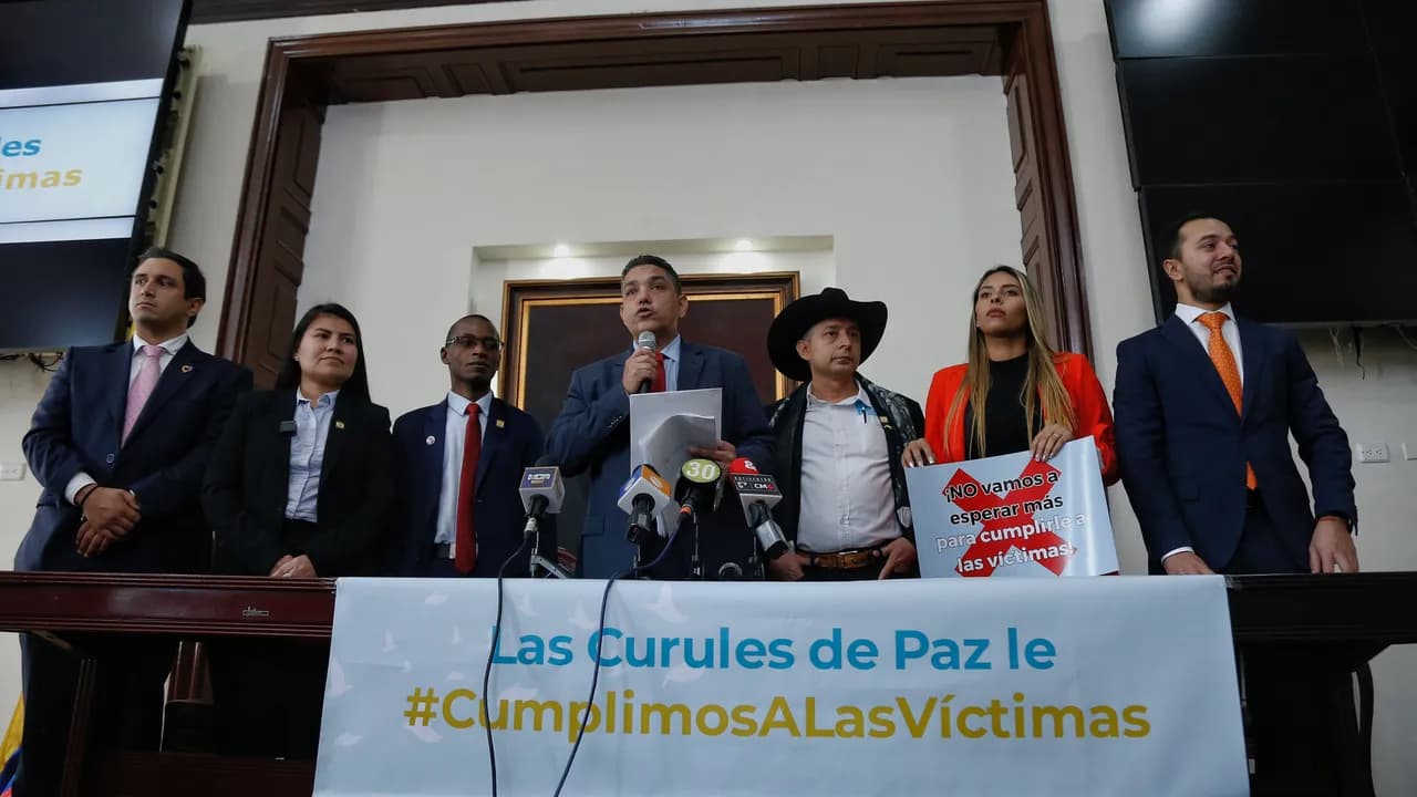 La mayoría de curules que nacieron del Acuerdo de Paz respaldan a Abelardo de la Espriella, crítico del proceso La mayoría de curules que nacieron del Acuerdo de Paz respaldan a Abelardo de la Espriella, crítico del proceso