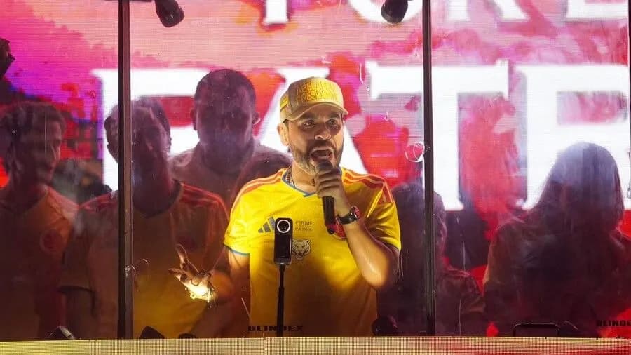 La tutela con la que pretenden tumbar medida que impide el uso de la camiseta de la selección Colombia en la campaña de Abelardo de la Espriella La tutela con la que pretenden tumbar medida que impide el uso de la camiseta de la selección Colombia en la campaña de Abelardo de la Espriella