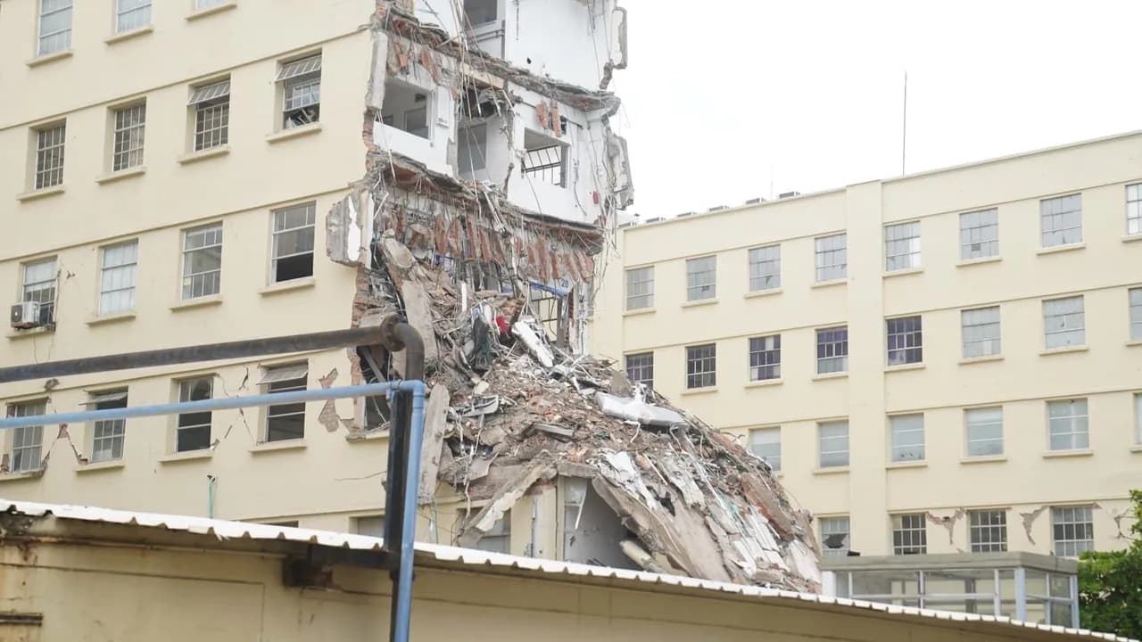 Hospital Universitario del Valle en escombros tras el terremoto del 10 de agosto. Créditos: Colprensa Hospital Universitario del Valle en escombros tras el terremoto del 10 de agosto. Créditos: Colprensa