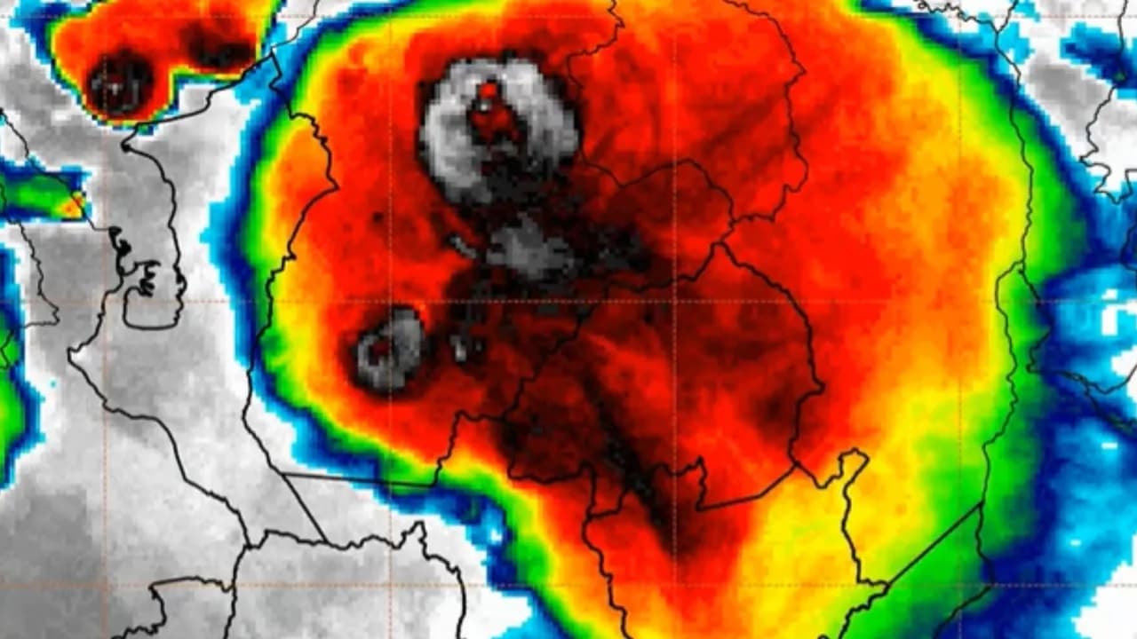 Ondas tropicales dejarían más lluvias y vendavales en el Caribe colombiano entre este jueves y el fin de semana Ondas tropicales dejarían más lluvias y vendavales en el Caribe colombiano entre este jueves y el fin de semana