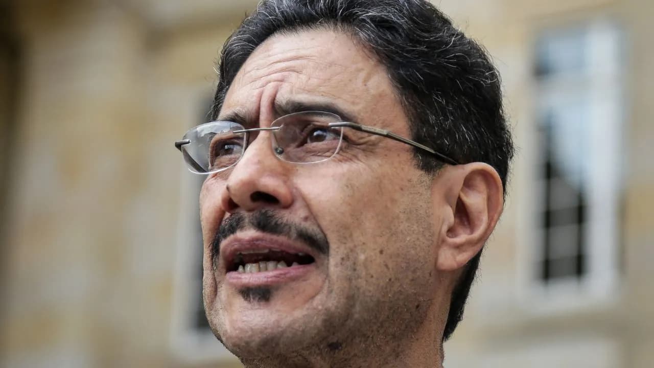 Iván Cepeda responde a quienes dicen que su campaña tuvo errores: "Son importantes los votos, pero también cómo se consiguen" Iván Cepeda responde a quienes dicen que su campaña tuvo errores: "Son importantes los votos, pero también cómo se consiguen"