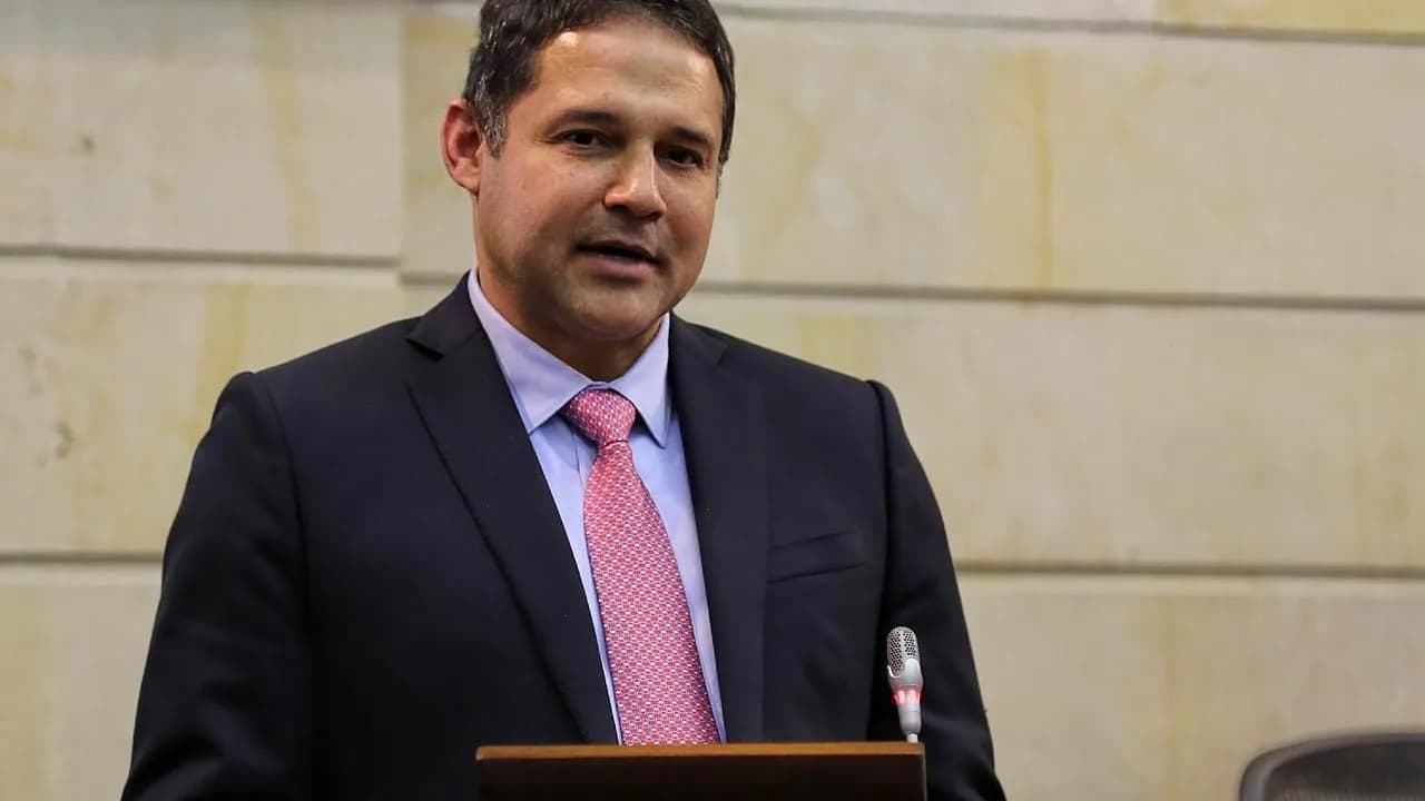 Honorio Henríquez niega alianza con el Pacto Histórico y promete un Senado independiente Honorio Henríquez niega alianza con el Pacto Histórico y promete un Senado independiente