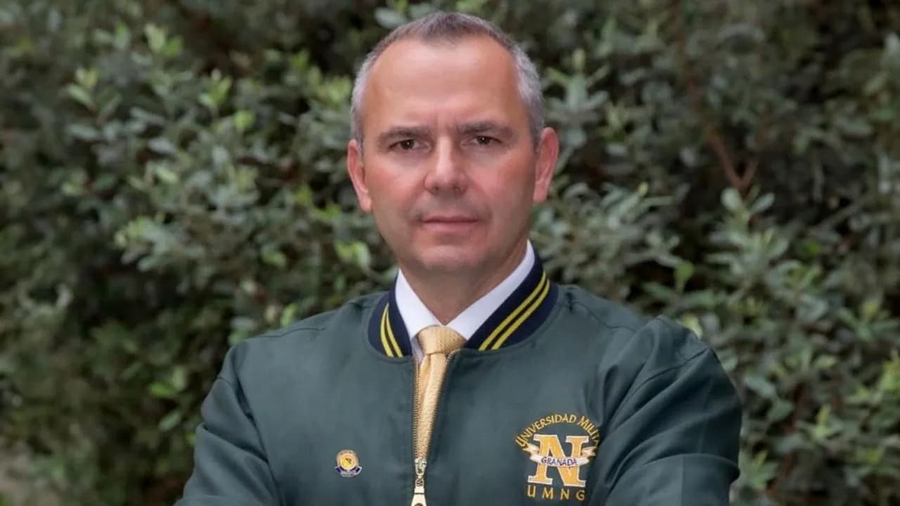 Murió el rector de la Universidad Militar, el general retirado Javier Ayala Murió el rector de la Universidad Militar, el general retirado Javier Ayala