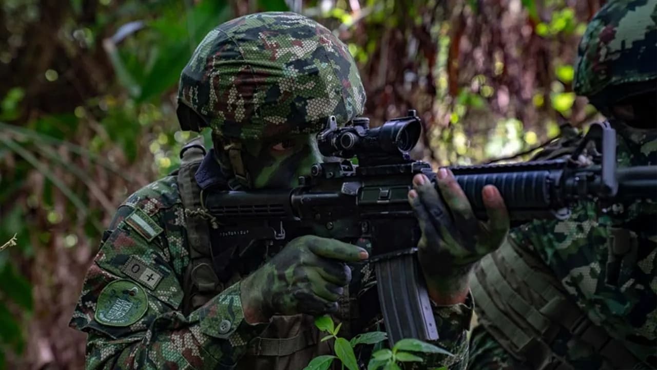 Alias Chala, cabecilla del frente 36 de las disidencias, habría huido herido luego de operación militar en Antioquia Alias Chala, cabecilla del frente 36 de las disidencias, habría huido herido luego de operación militar en Antioquia