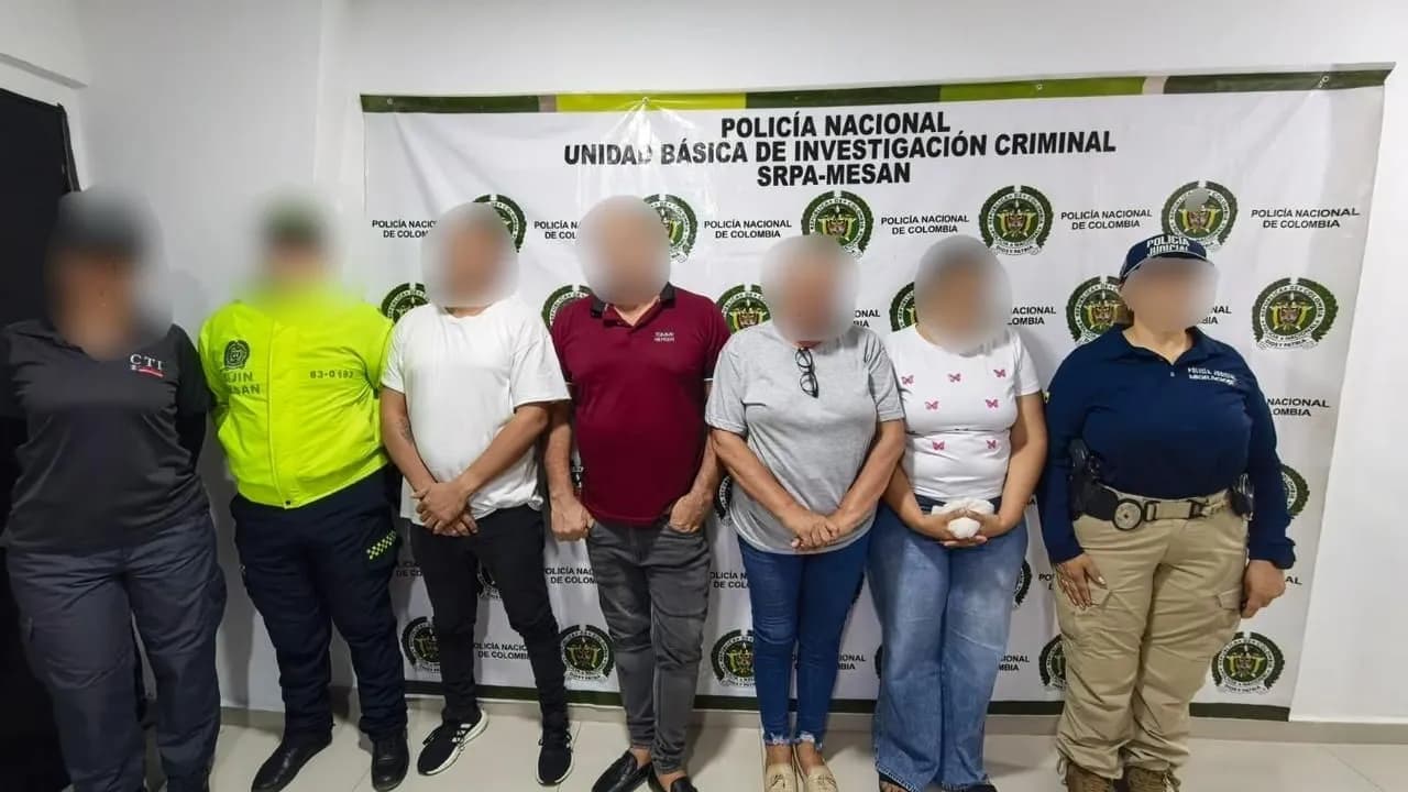 Cae red que expedía documentos colombianos falsos a extranjeros para enviarlos a Estados Unidos Cae red que expedía documentos colombianos falsos a extranjeros para enviarlos a Estados Unidos