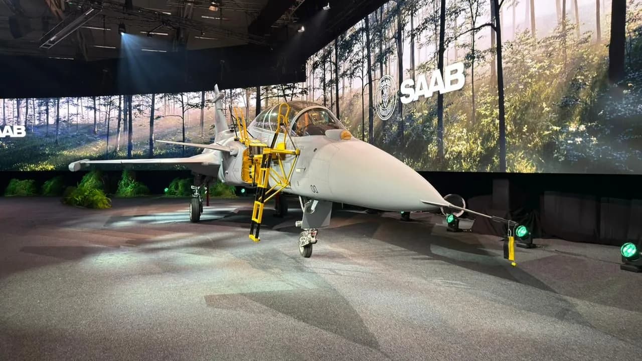 El Gripen F: el avión caza que Brasil ayudó a diseñar y llegará a Colombia por la negociación con Saab El Gripen F: el avión caza que Brasil ayudó a diseñar y llegará a Colombia por la negociación con Saab