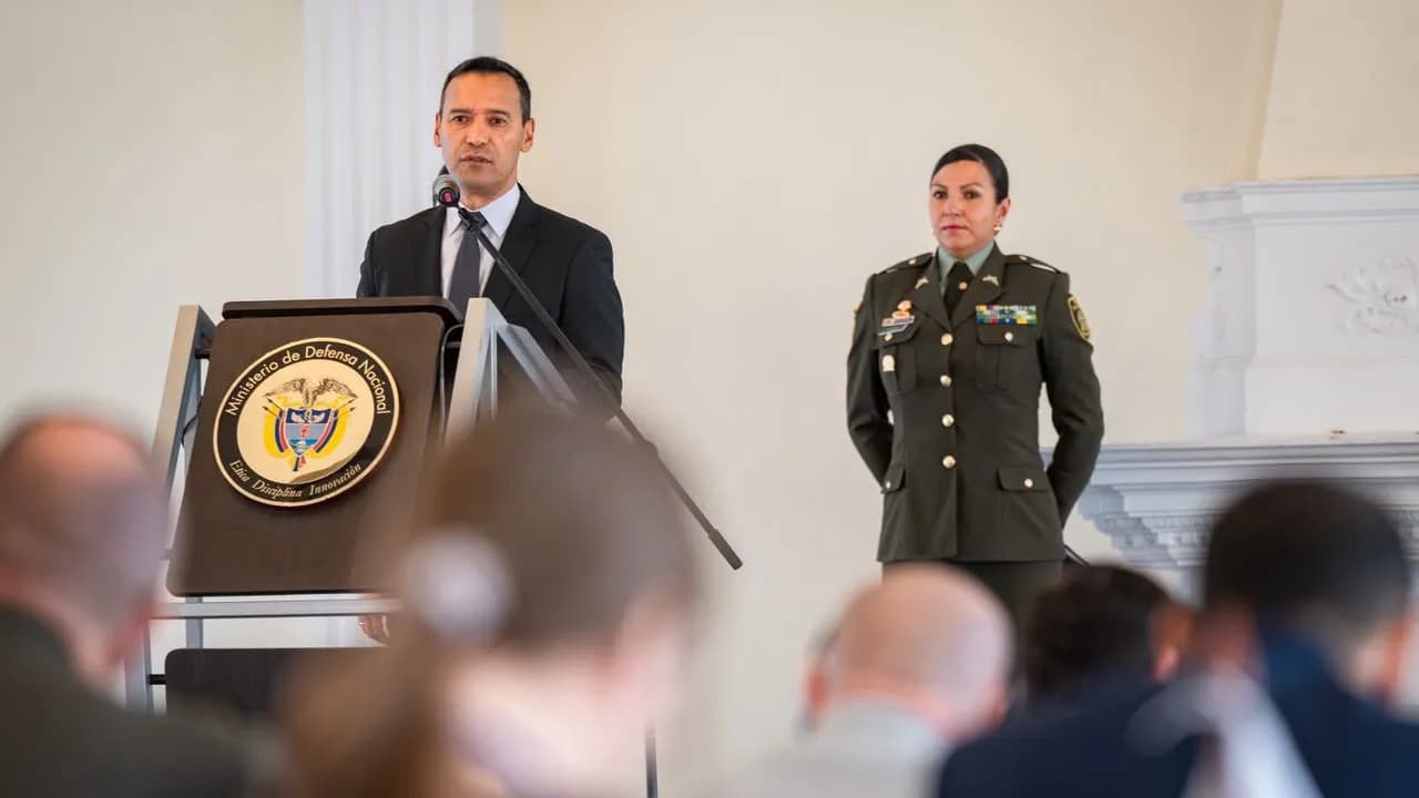 Los últimos movimientos del general retirado Pedro Sánchez como ministro de Defensa Los últimos movimientos del general retirado Pedro Sánchez como ministro de Defensa