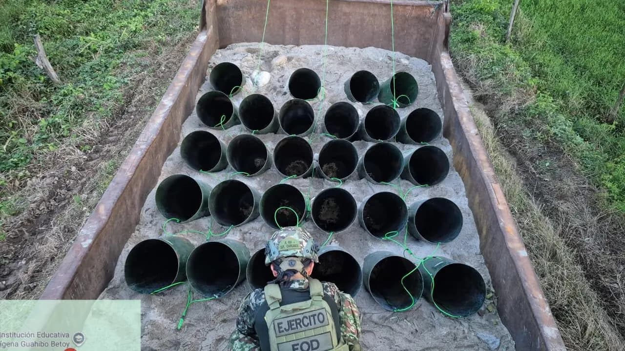 Desactivan ‘volqueta bomba’ instalada frente a una institución educativa en Tame, Arauca Desactivan ‘volqueta bomba’ instalada frente a una institución educativa en Tame, Arauca