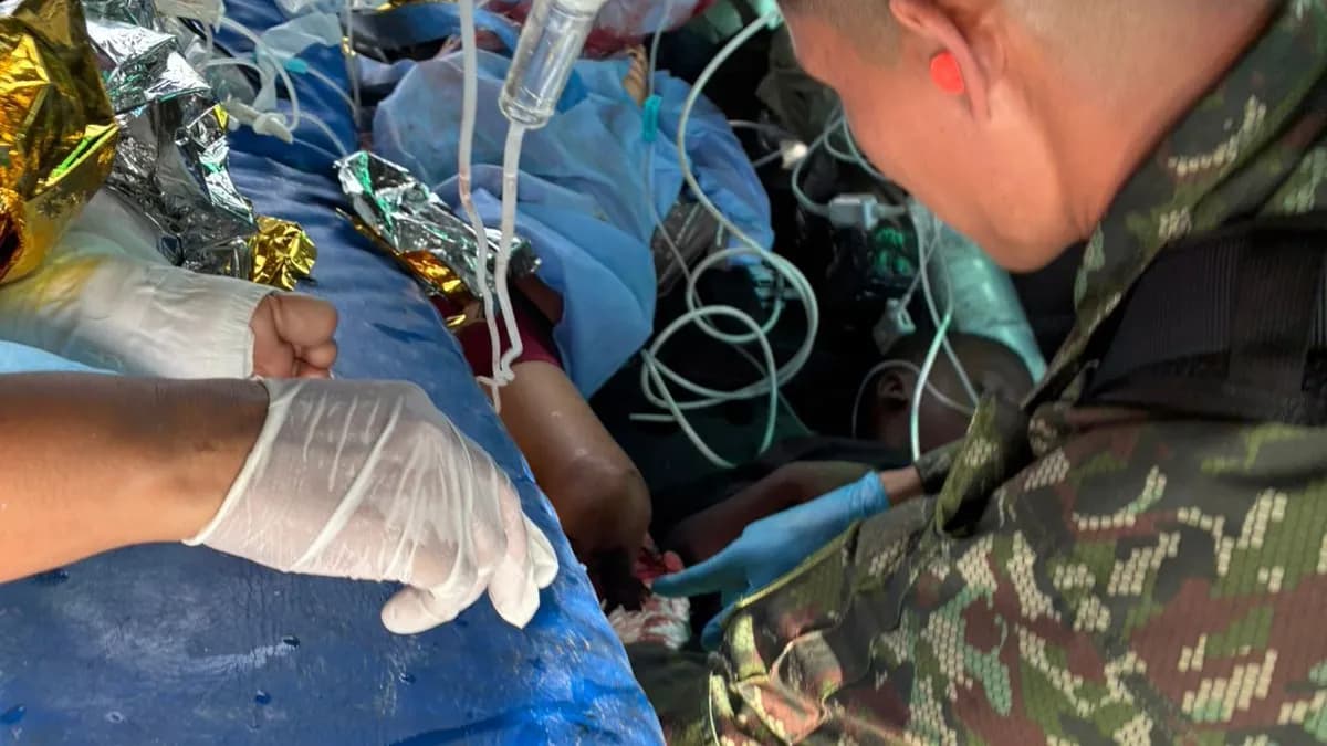 La lucha contra el reloj de un rescatista del Ejército para salvar la vida de cuatro niños tras activar una mina antipersonal La lucha contra el reloj de un rescatista del Ejército para salvar la vida de cuatro niños tras activar una mina antipersonal