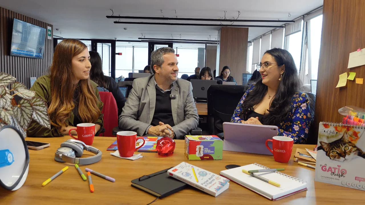 Sin Corbata: ¿Cómo es el negocio detrás del álbum del Mundial? Entrevista con los voceros de Panini Colombia Sin Corbata: ¿Cómo es el negocio detrás del álbum del Mundial? Entrevista con los voceros de Panini Colombia