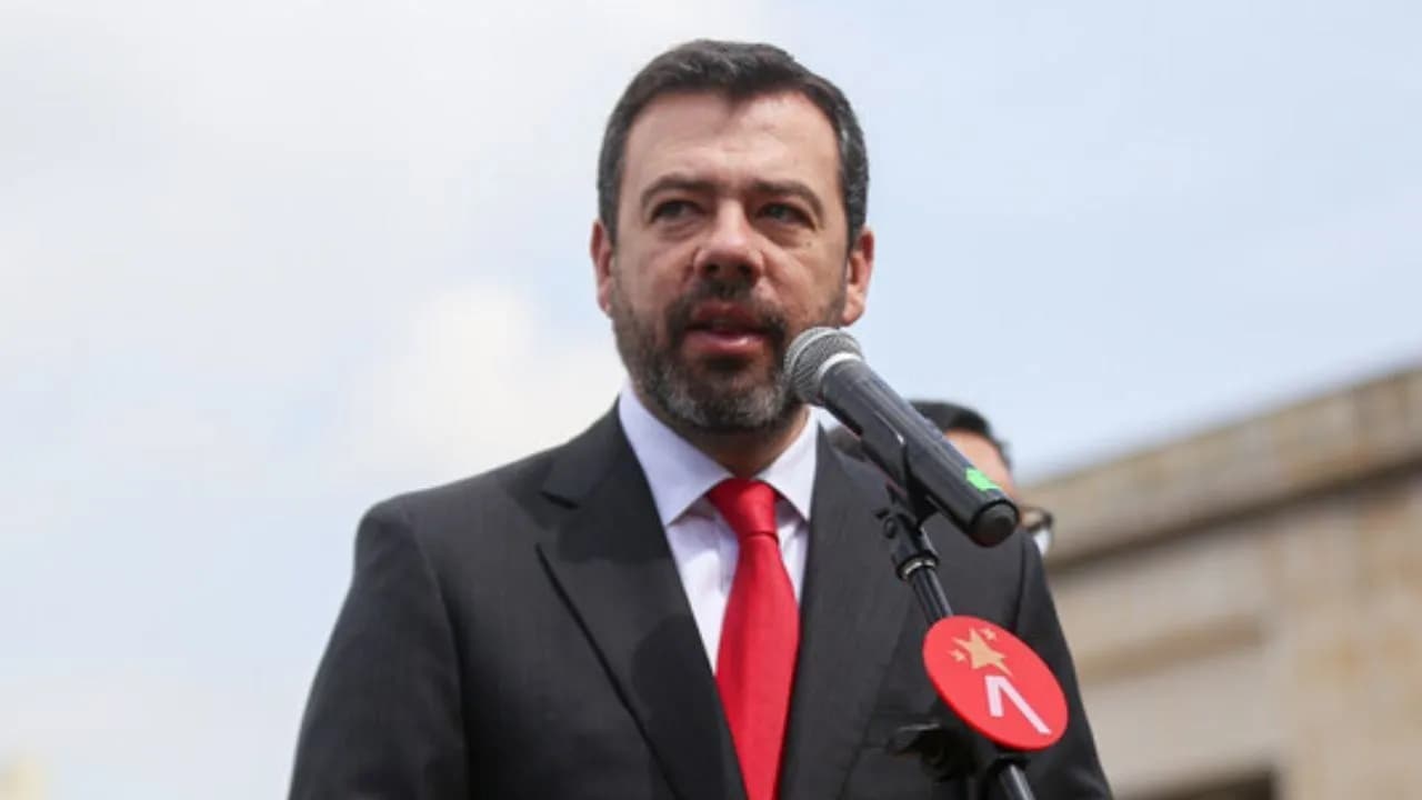 carlos_fernando_galan_advierte_riesgo_de_desabastecimiento_de_energia_electrica_en_bogota.jpg carlos_fernando_galan_advierte_riesgo_de_desabastecimiento_de_energia_electrica_en_bogota.jpg