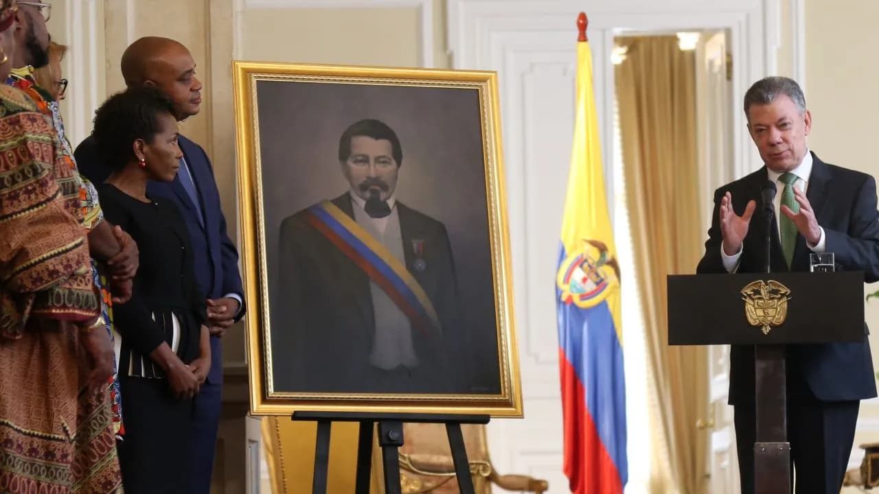 photologuephotos2025-08presidente_afrojpg photologuephotos2025-08presidente_afrojpg