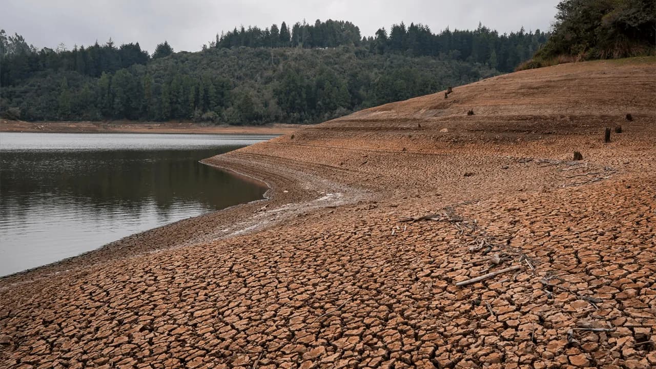 La disminución de lluvias y caudales La disminución de lluvias y caudales