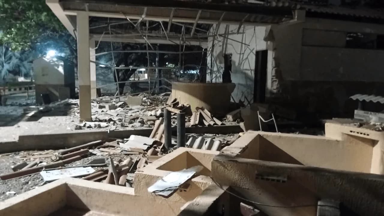 Atentado con explosivos contra batallón en Riohacha deja 12 militares heridos Atentado con explosivos contra batallón en Riohacha deja 12 militares heridos