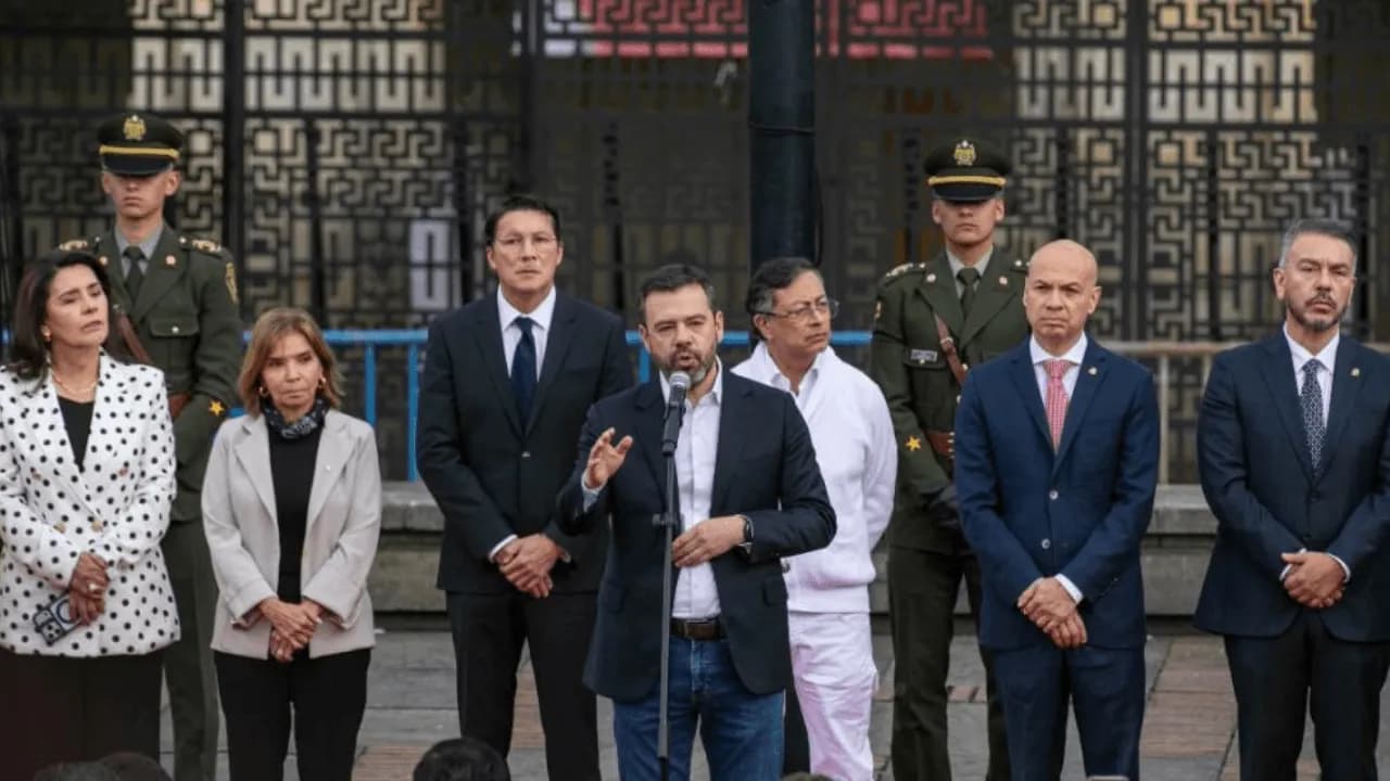 Alcalde Galán insta a la paz y al respeto por los resultados en jornada electoral en Bogotá Alcalde Galán insta a la paz y al respeto por los resultados en jornada electoral en Bogotá