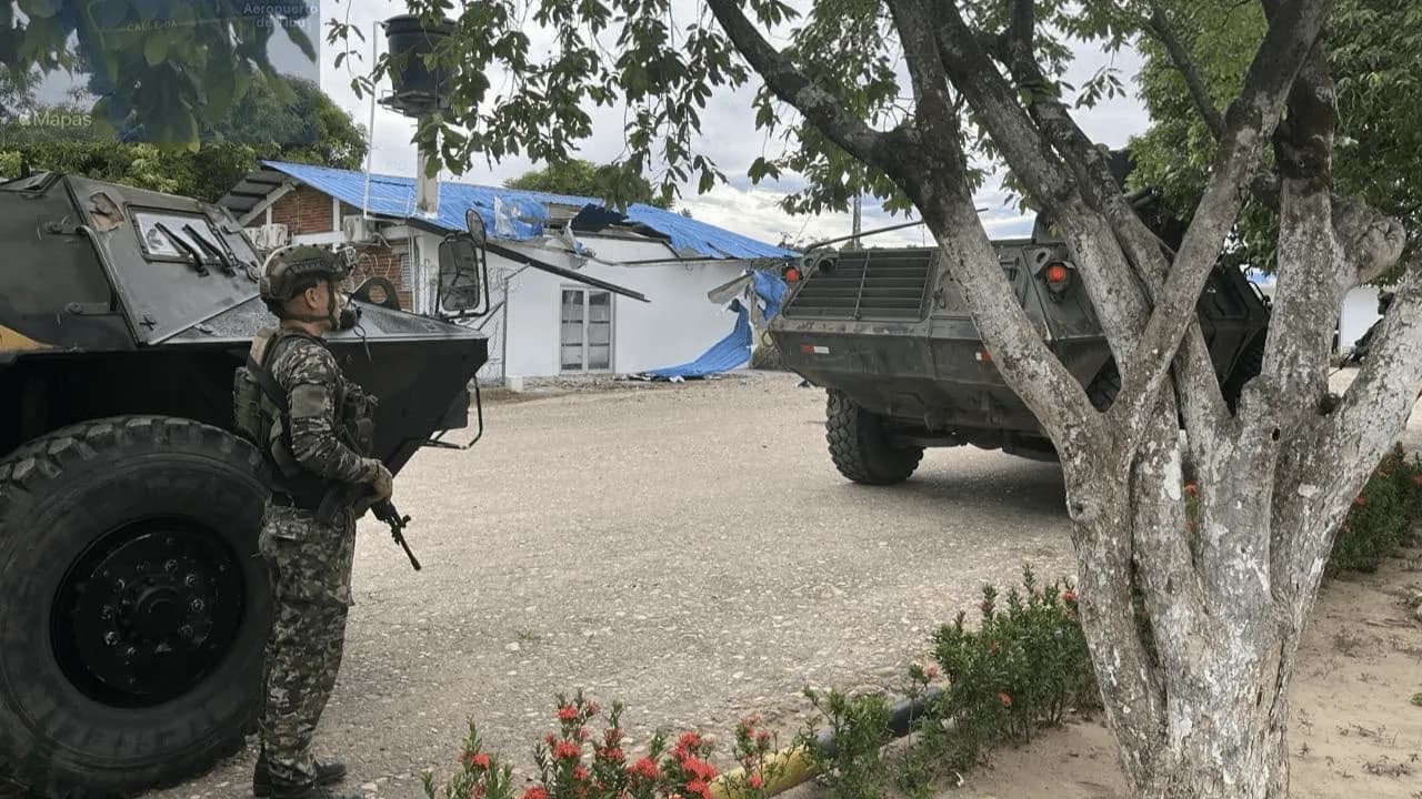 Ejército señala al ELN de ataque con explosivos contra el aeropuerto de Tibú: hay tres heridos y retrasos en la reactivación de vuelos Ejército señala al ELN de ataque con explosivos contra el aeropuerto de Tibú: hay tres heridos y retrasos en la reactivación de vuelos