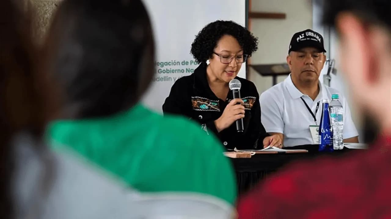 La mesa de Paz Urbana retomará iniciativas enfocadas en reducción de violencias, convivencia y recuperación de espacios comunitarios en Medellín. La mesa de Paz Urbana retomará iniciativas enfocadas en reducción de violencias, convivencia y recuperación de espacios comunitarios en Medellín.