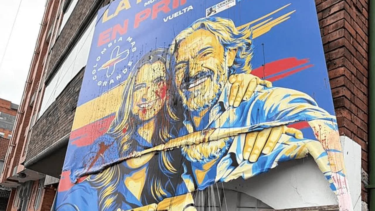 Sede de Paloma Valencia y Juan Daniel Oviedo fue vandalizada en Bogotá: “Esto demuestra faltas de garantías para la oposición" Sede de Paloma Valencia y Juan Daniel Oviedo fue vandalizada en Bogotá: “Esto demuestra faltas de garantías para la oposición"