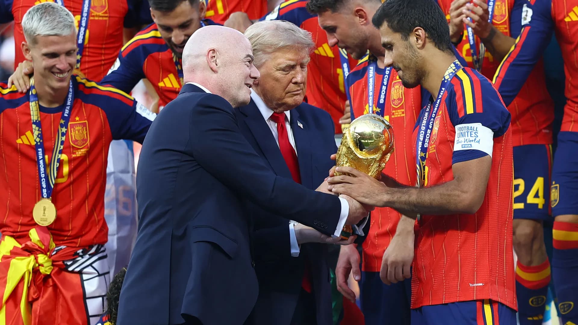 Donald Trump pretende proponer a Gianni Infantino como secretario general de la ONU: ¿puede un perfil como el suyo llegar a ese cargo? Donald Trump pretende proponer a Gianni Infantino como secretario general de la ONU: ¿puede un perfil como el suyo llegar a ese cargo?