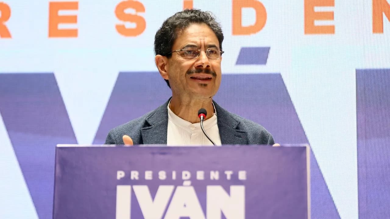 Iván Cepeda denunció a Abelardo de la Espriella ante la Fiscalía y la Corte Penal Internacional por presuntos nexos con paramilitares Iván Cepeda denunció a Abelardo de la Espriella ante la Fiscalía y la Corte Penal Internacional por presuntos nexos con paramilitares