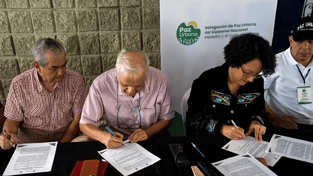 Gobierno Petro retoma conversaciones con bandas urbanas de Medellín luego de la polémica registrada en la cárcel de Itagüí. Gobierno Petro retoma conversaciones con bandas urbanas de Medellín luego de la polémica registrada en la cárcel de Itagüí.