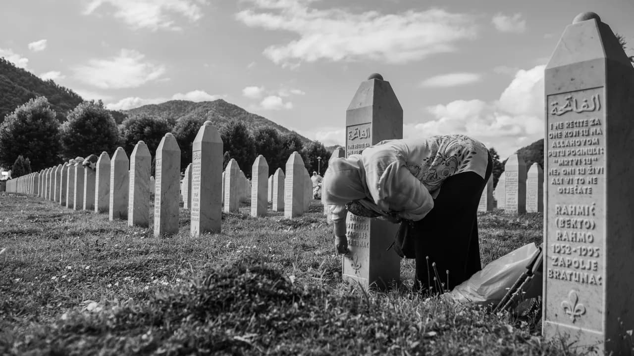 Safaris humanos en Sarajevo: diplomático italiano confirma que extranjeros disparaban a civiles durante la guerra Safaris humanos en Sarajevo: diplomático italiano confirma que extranjeros disparaban a civiles durante la guerra