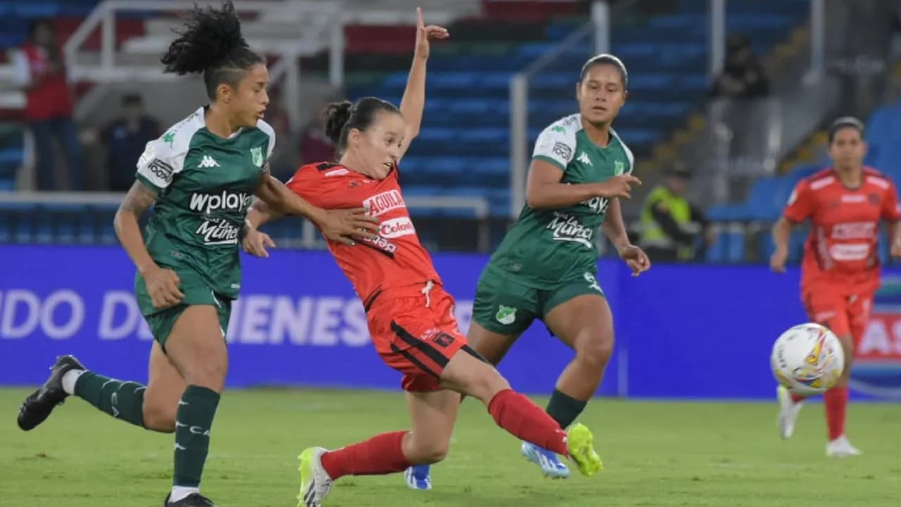 photologuephotos2024-04denuncian-violacion-derechos-jugadoras-liga-femenina-futboljpg photologuephotos2024-04denuncian-violacion-derechos-jugadoras-liga-femenina-futboljpg