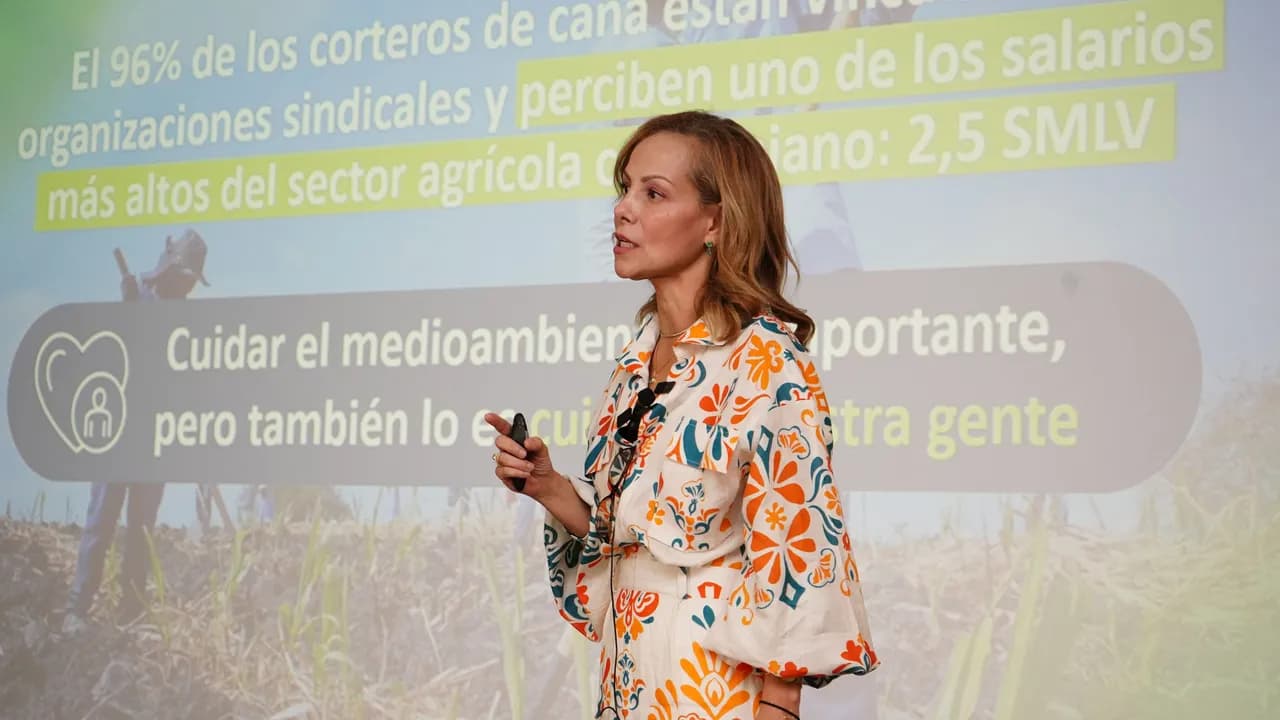 photologuephotos2024-11claudia_calero_principaljpg photologuephotos2024-11claudia_calero_principaljpg
