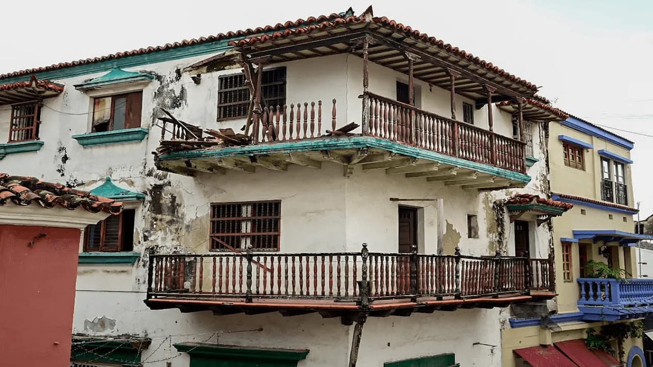 photologuephotos2024-12cartagena_casas_deterioradas_1png photologuephotos2024-12cartagena_casas_deterioradas_1png