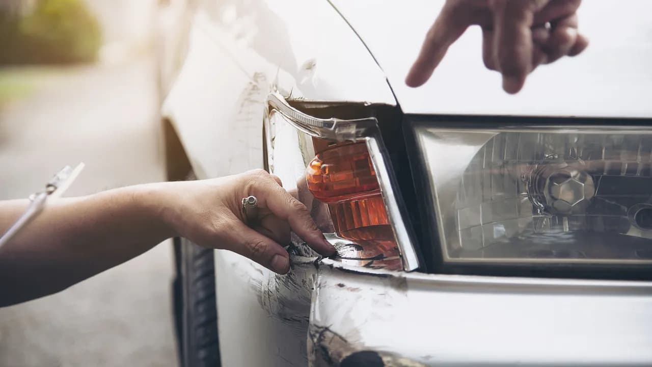 photologuephotos2025-02insurance-agent-working-site-car-accident-claim-process-people-car-insurance-claim_1jpg photologuephotos2025-02insurance-agent-working-site-car-accident-claim-process-people-car-insurance-claim_1jpg