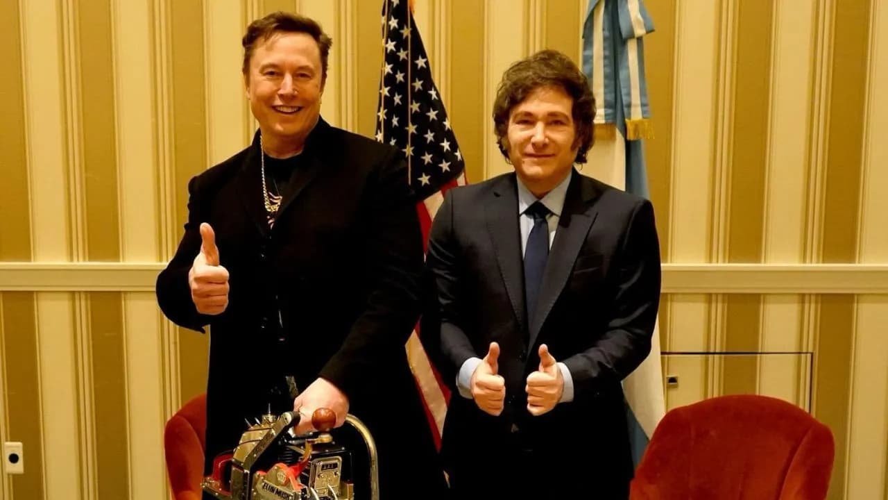 photologuephotos2025-02javier_milei_le_obsequio_una_motosierra_a_elon_musk_que_hay_detras_del_extravagante_regalojpg photologuephotos2025-02javier_milei_le_obsequio_una_motosierra_a_elon_musk_que_hay_detras_del_extravagante_regalojpg