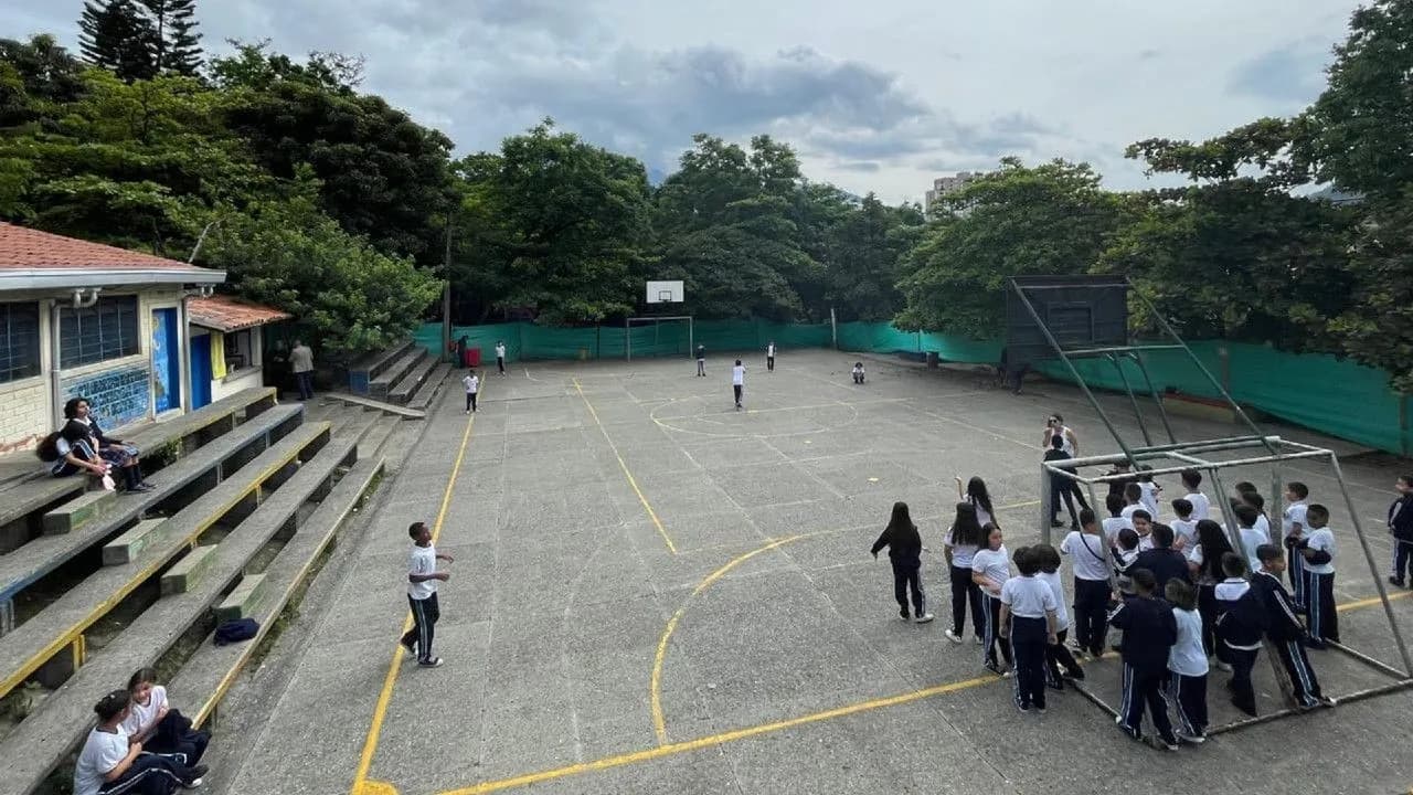 photologuephotos2025-06colegio_medellinjpg photologuephotos2025-06colegio_medellinjpg