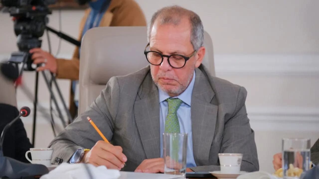 photologuephotos2025-08alfredo_saade_jefe_de_despachojpg photologuephotos2025-08alfredo_saade_jefe_de_despachojpg