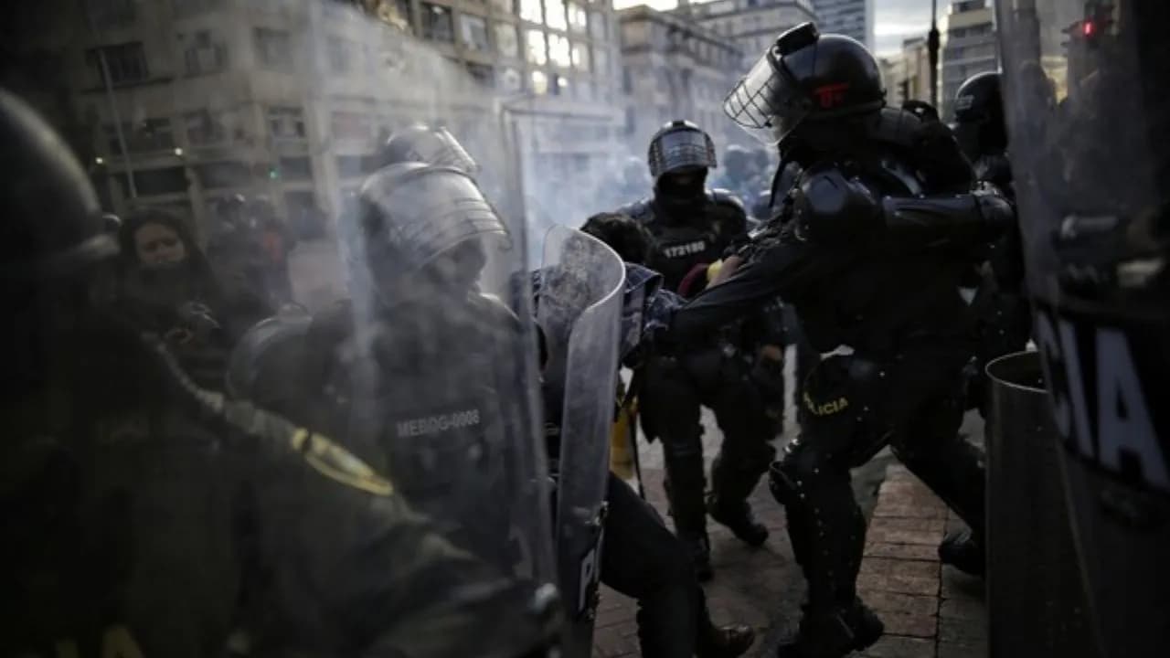 photologuephotos2025-06la_procuraduria_inhabilito_por_20_anos_a_policia_responsable_de_la_muerte_de_un_manifestante_en_protestas_de_2020jpg photologuephotos2025-06la_procuraduria_inhabilito_por_20_anos_a_policia_responsable_de_la_muerte_de_un_manifestante_en_protestas_de_2020jpg