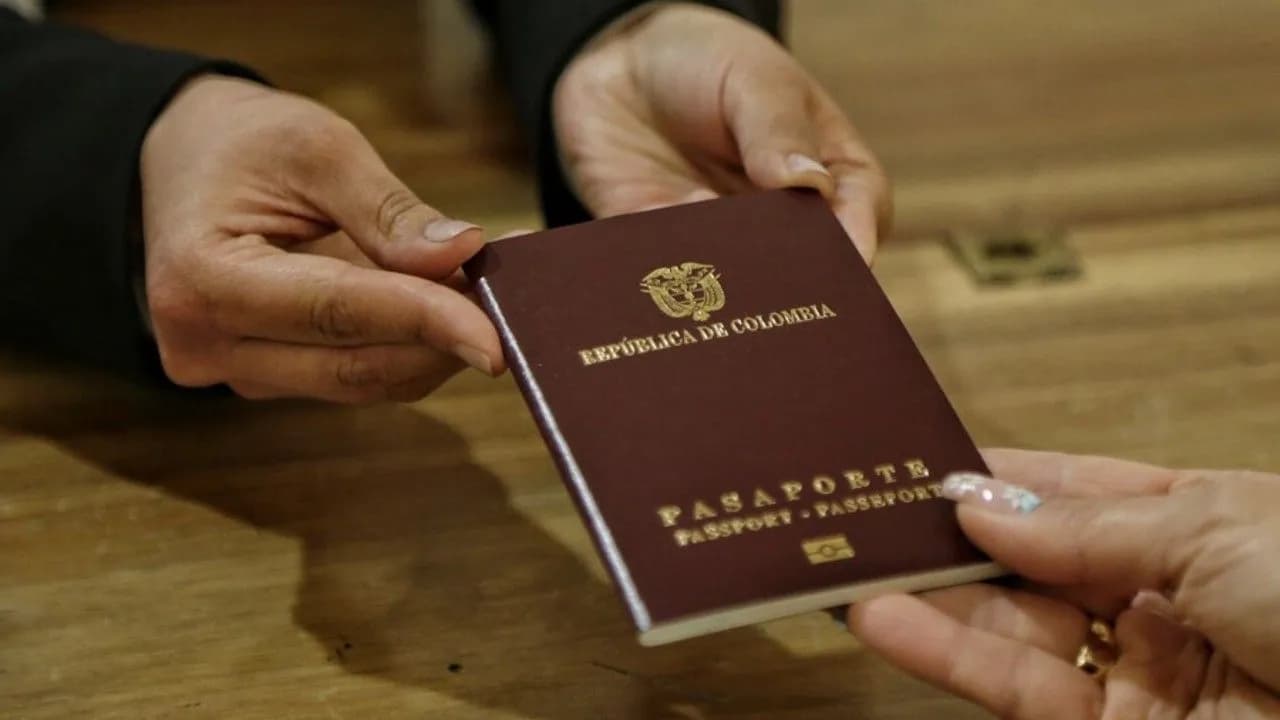 photologuephotos2025-08pasaporte_123jpg photologuephotos2025-08pasaporte_123jpg