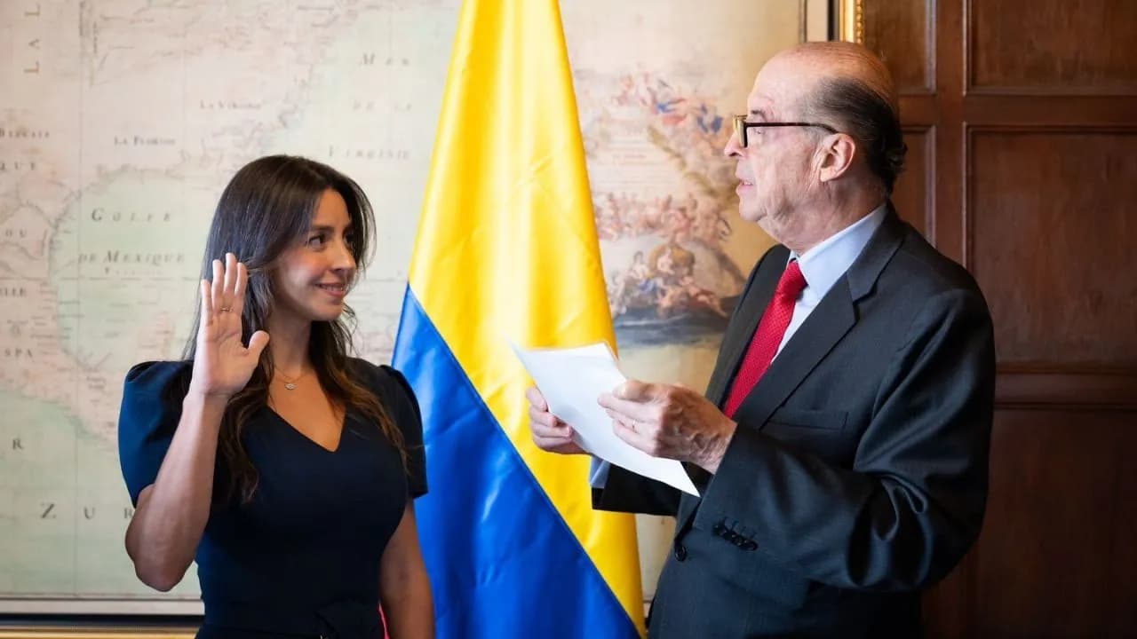 photologuephotos2025-07la_gestion_del_excanciller_alvaro_leyva_en_la_designacion_de_la_esposa_del_capturado_alex_vernot_en_un_alto_cargo_diplomaticojpg photologuephotos2025-07la_gestion_del_excanciller_alvaro_leyva_en_la_designacion_de_la_esposa_del_capturado_alex_vernot_en_un_alto_cargo_diplomaticojpg