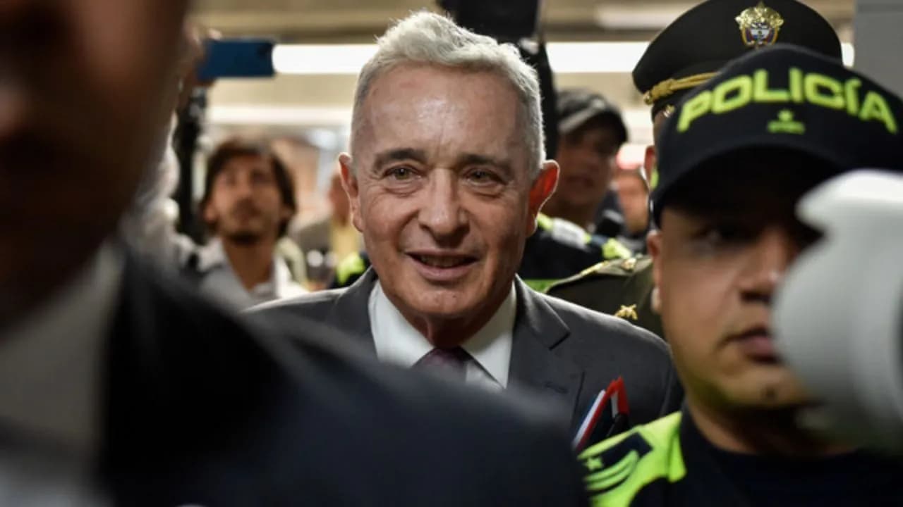 photologuephotos2025-08juicio_contra_el_expresidente_alvaro_uribe_velez_hoy_17_de_marzojpg photologuephotos2025-08juicio_contra_el_expresidente_alvaro_uribe_velez_hoy_17_de_marzojpg