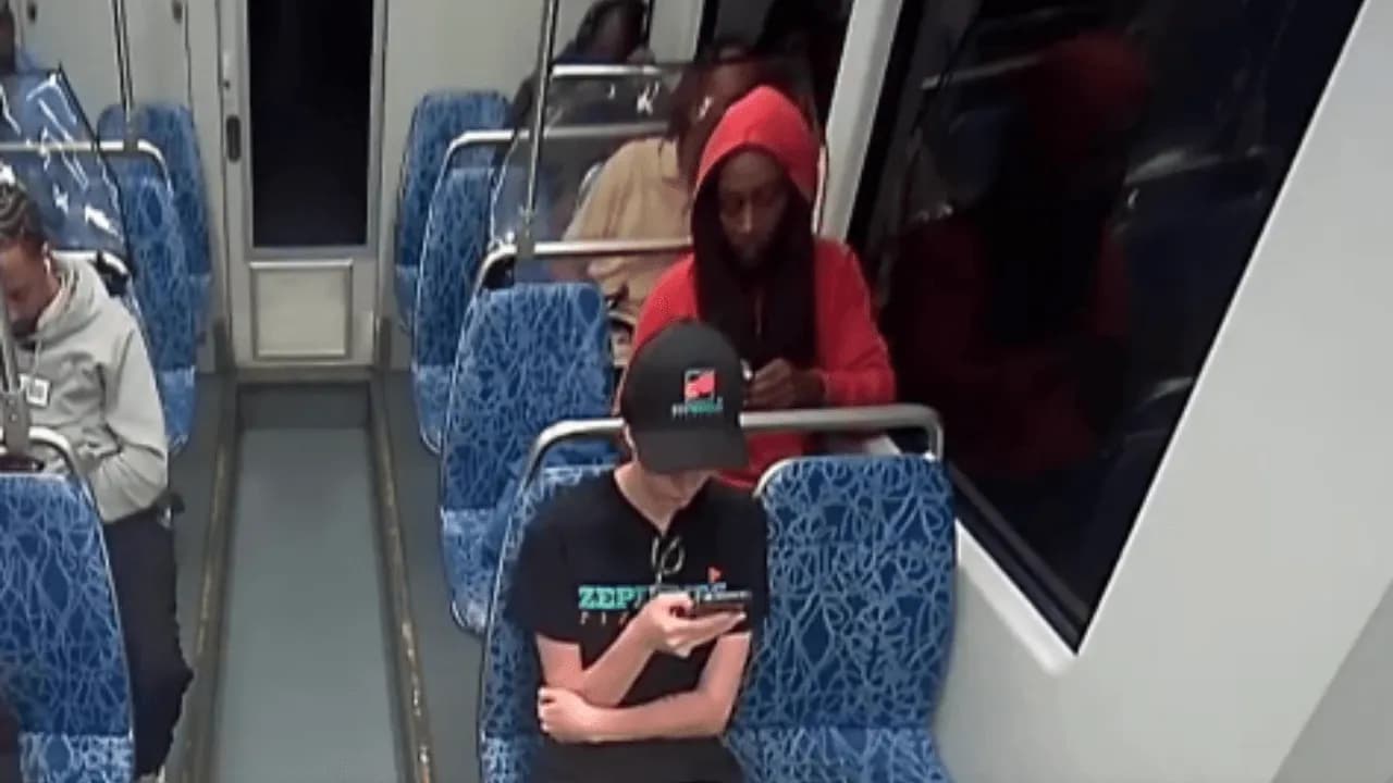 Mujer apuñalada en un tren de Charlotte, CN Mujer apuñalada en un tren de Charlotte, CN
