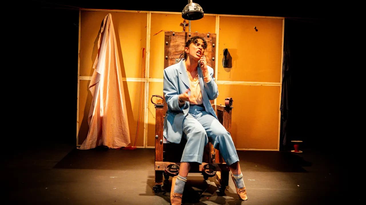 Daniela Cristo en su monólogo de Tania y La Bestia. Daniela Cristo en su monólogo de Tania y La Bestia.