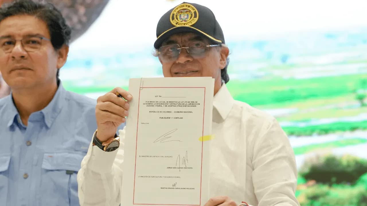 Petro firma ley Petro firma ley