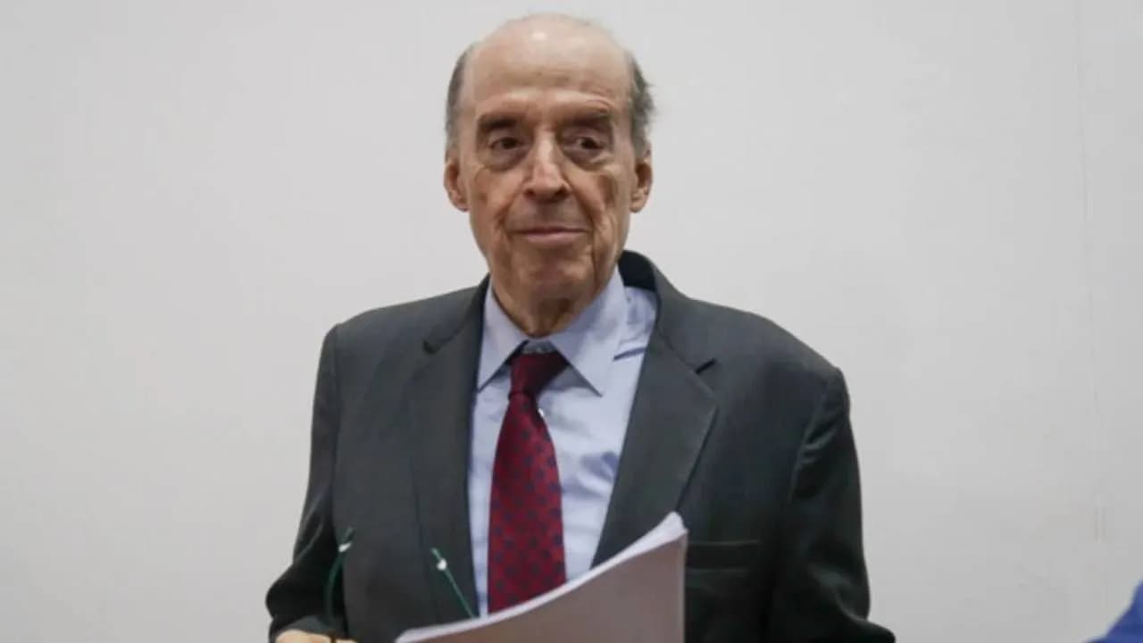 Fiscalía imputó a excanciller Álvaro Leyva 3 Fiscalía imputó a excanciller Álvaro Leyva 3