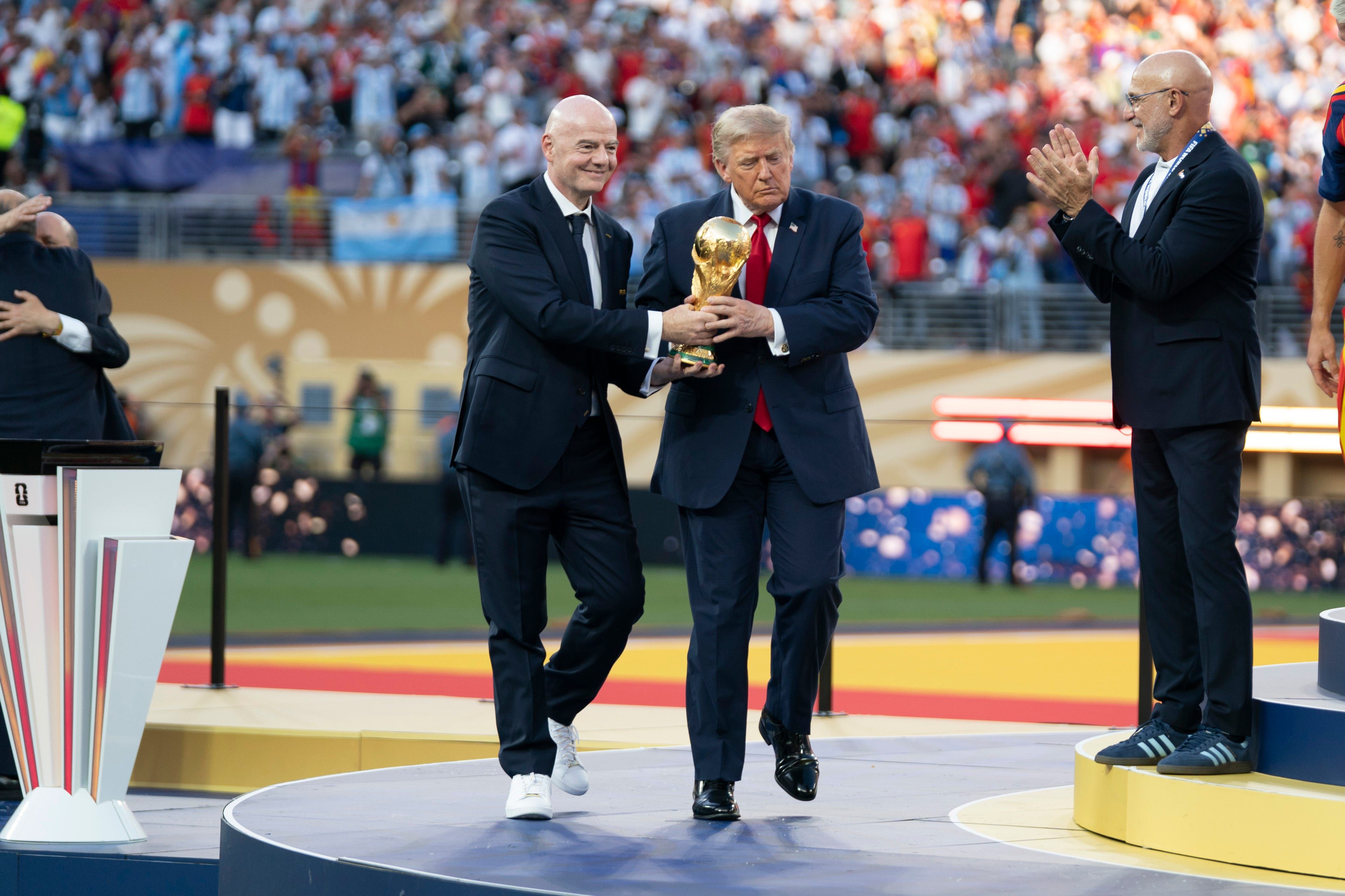 2026-07-21T215139Z_1018760491_MT1USATODAY29425005_RTRMADP_3_PRESIDENT-DONALD-TRUMP-AND-FIFA-PRESIDENT-GIANNI-INFANTINO.JPG