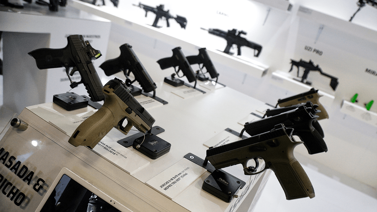 Armas