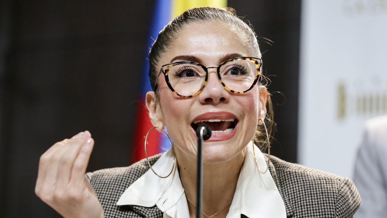Catherine Juvinao sale de Alianza Verde 2.jpg