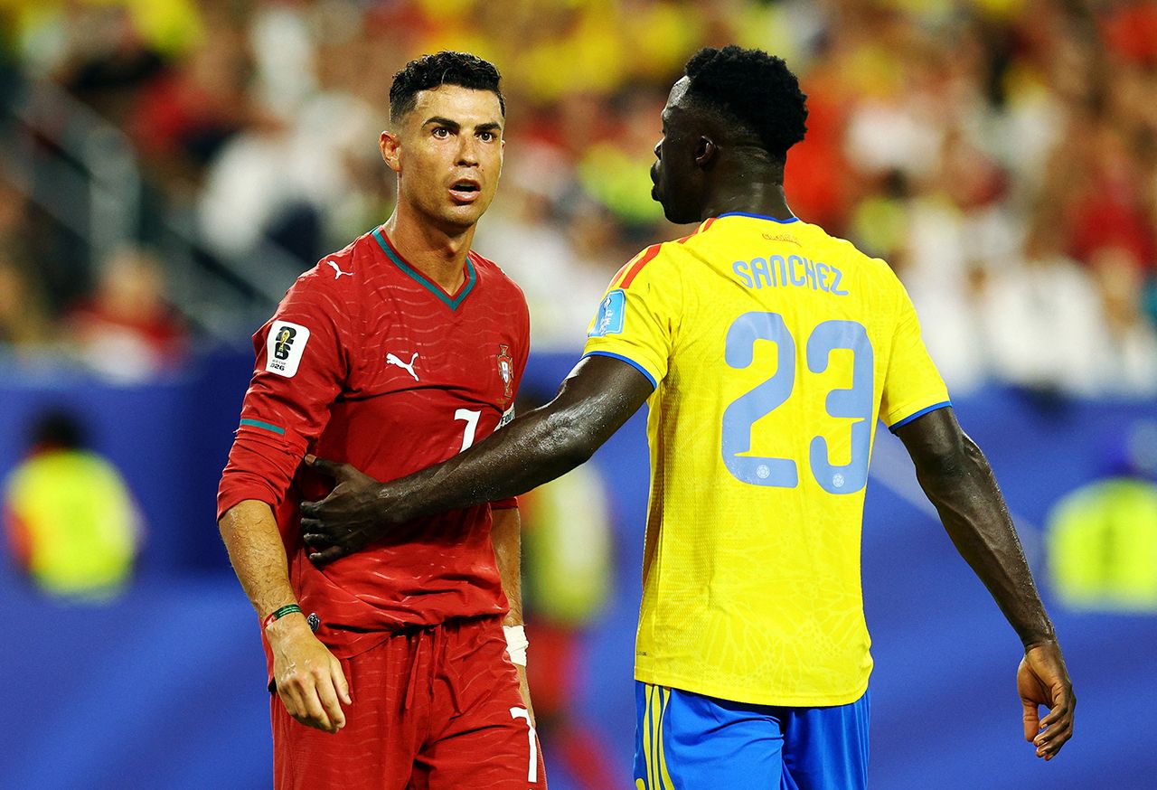 Dávinson vs. Cristiano Ronaldo. Créditos: Reuters