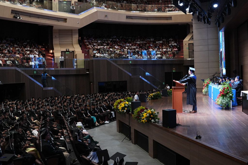 El auditorio principal del recinto tiene, según la universidad, capacidad para más de 2.500 personas y cuenta con sillas tipo cine, aire acondicionado y pantallas LED. Crédito foto: Universidad Santiago de Cali.